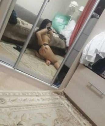 Я по-настоящему креативна и умею сделать твои самые сокровенные фантазии реальностью. У меня широкий спектр услуг, от нежных массажей до страстного секса. Ты можешь полностью расслабиться и насладиться моей нежной заботой.
😇 Мои возможности безграничны, а я всегда стремлюсь к тому, чтобы ты остался доволен и вернулся ко мне снова. Мои клиенты всегда говорят о моей красоте, страсти и профессионализме. Они обожают мои красивые фигуру и манящий взгляд. Секс со мной – это настоящее блаженство.
📷 В моем профиле ты найдешь множество прекрасных фотографий, чтобы ты смог оценить всю мою красоту и сексуальность. Встреча со мной будет для тебя настоящим подарком, которым ты сможешь наслаждаться в Москве.
😉 Я нахожусь в Москве и жду тебя, любимый! Доверься мне и открой для себя мир удовольствия и наслаждения, который ты еще не испытывал. Вместе мы создадим незабываемые моменты, которые останутся в твоей памяти на долго. Жду твоего звонка, мой прекрасный московский кавалер! 💋 Анжелика